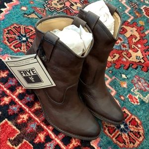 NWT Frye Jackie Button Short Bootie Slate Sz7